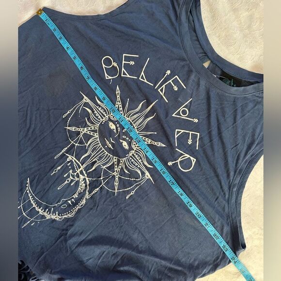 Blue Fringe Sleeveless Top with Sun and Moon Design Size 2X Plus - Picture 7 of 8